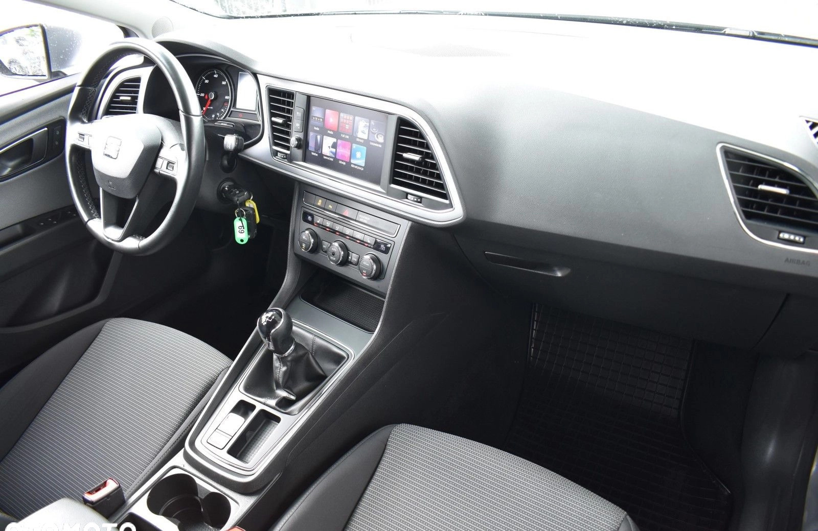 Seat Leon cena 58900 przebieg: 127379, rok produkcji 2019 z Poznań małe 407